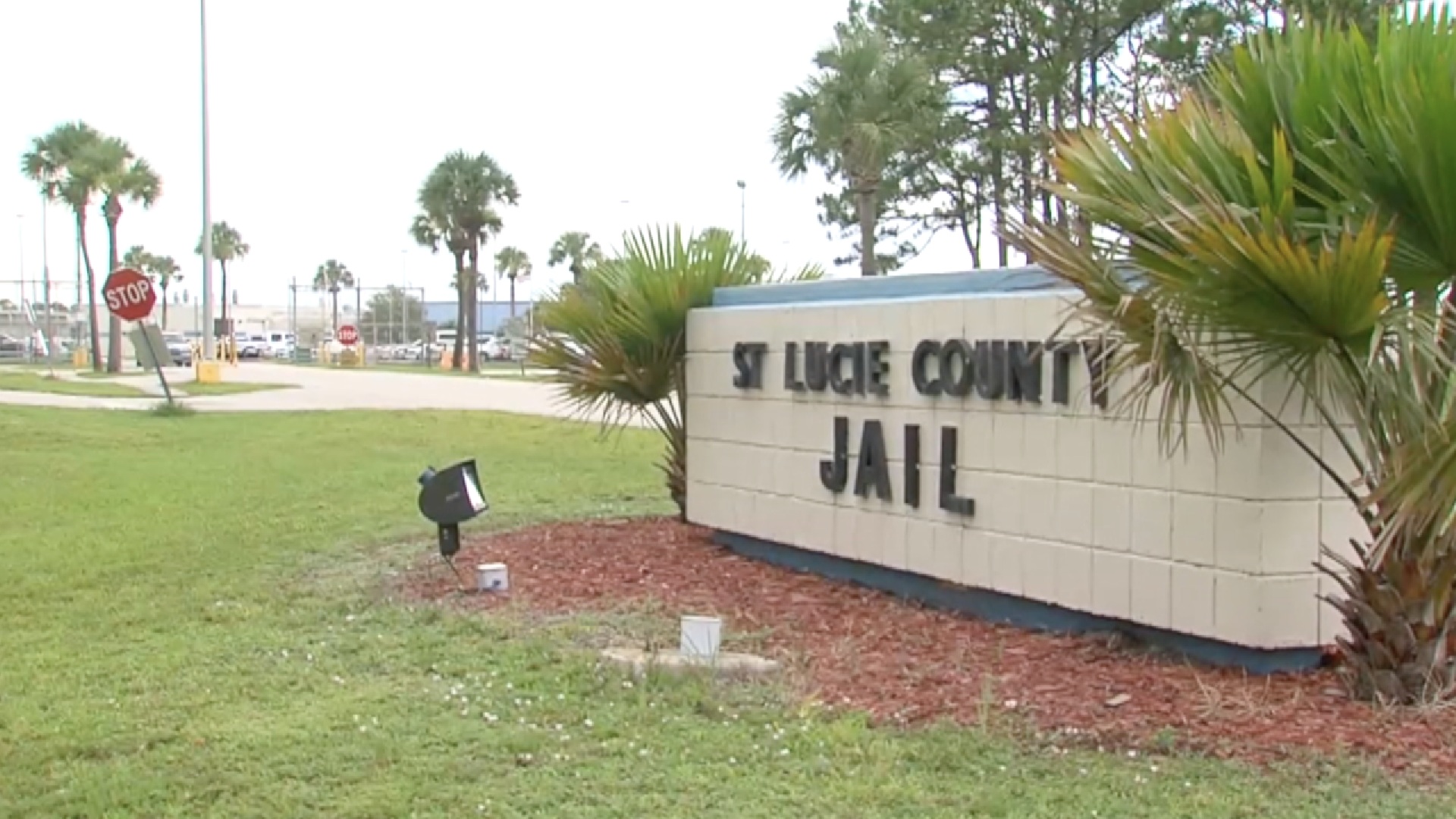 Siguen creciendo los casos de COVID19 entre reclusos de la cárcel de ST. LUCIE