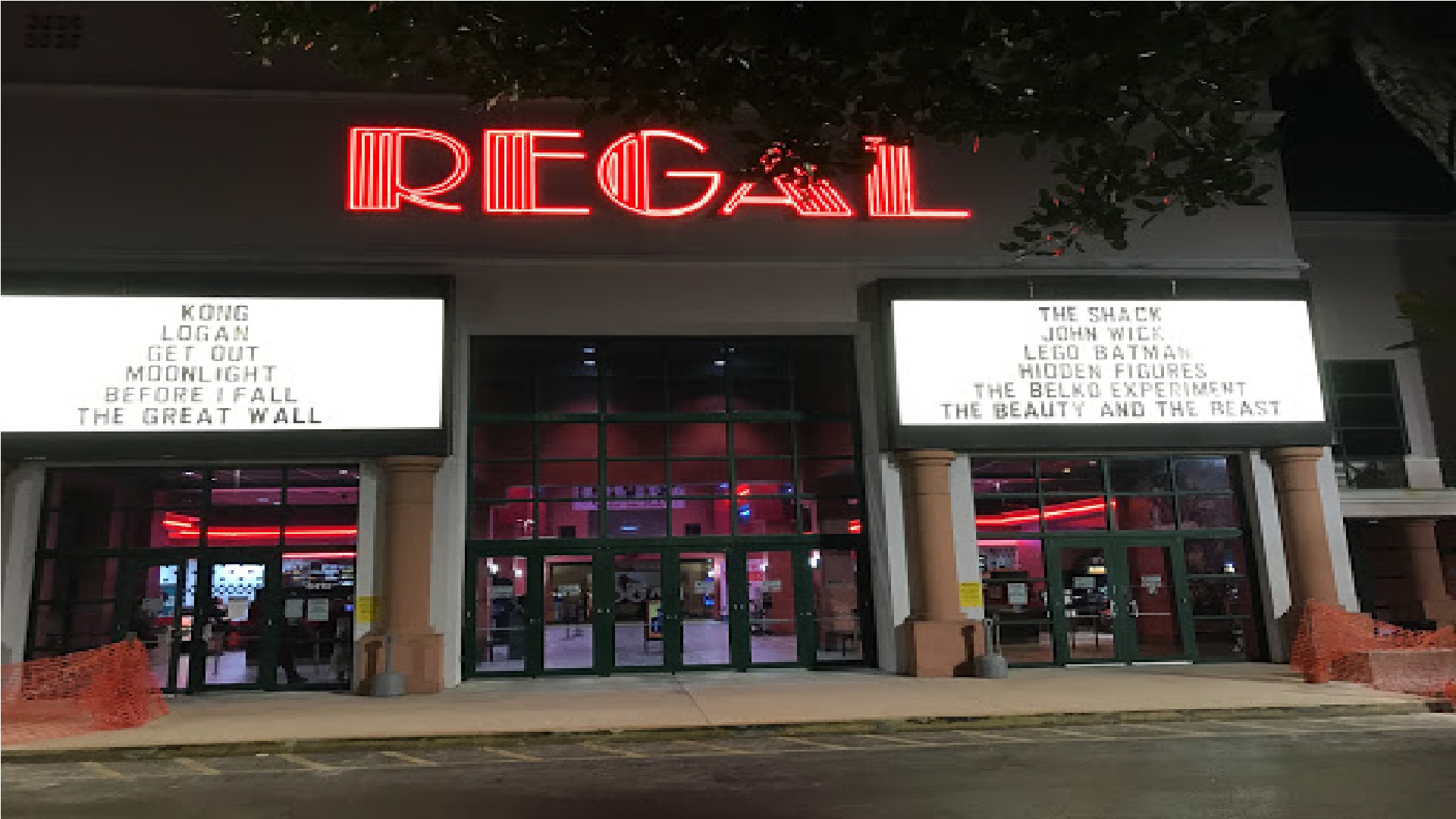 CINES REGAL CERRARÁ 663 SALAS TEMPORALMENTE en Florida