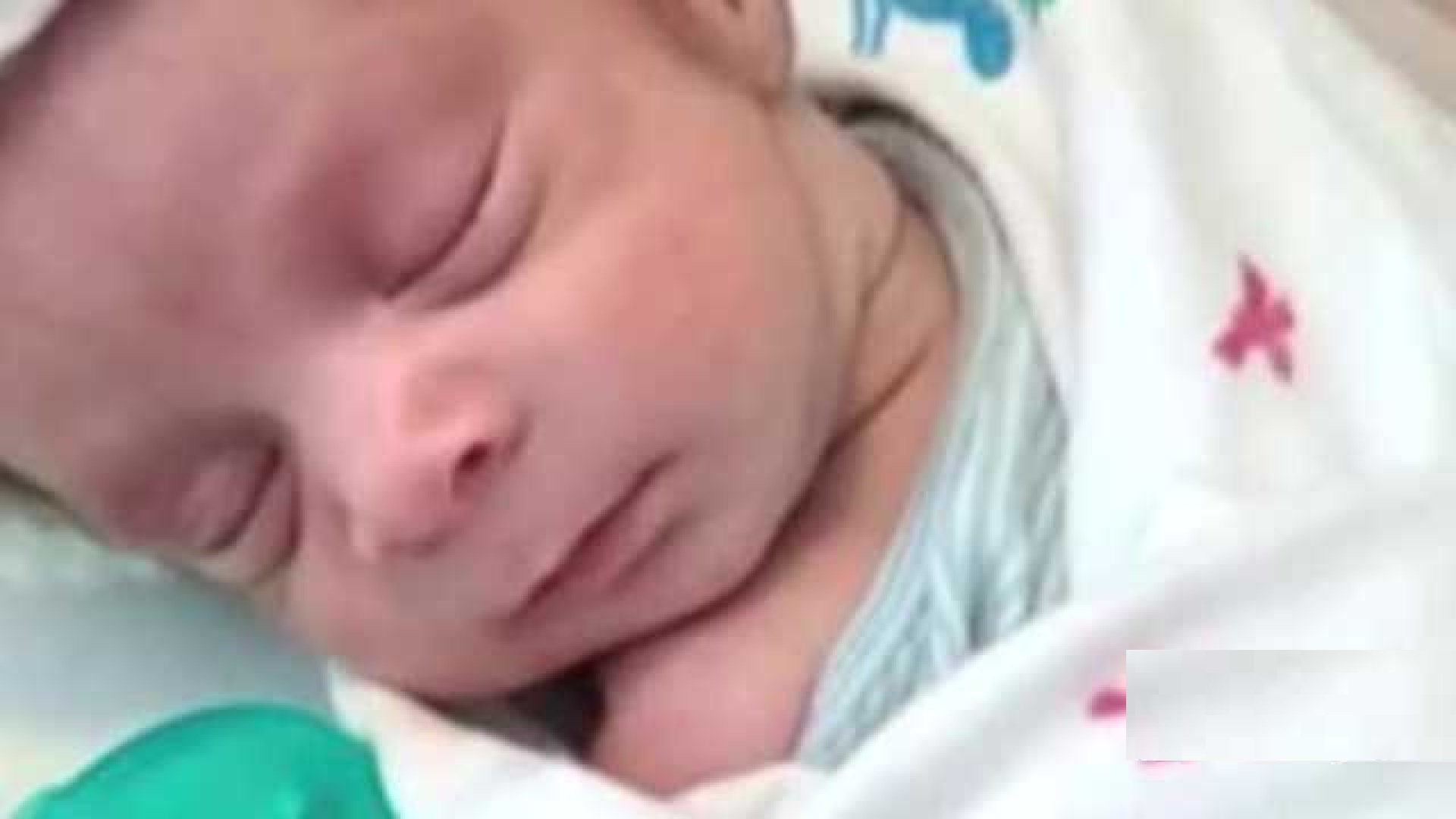Mujer de Boynton Beach en EMBARAZO con COVID-19 vive y su hijo también