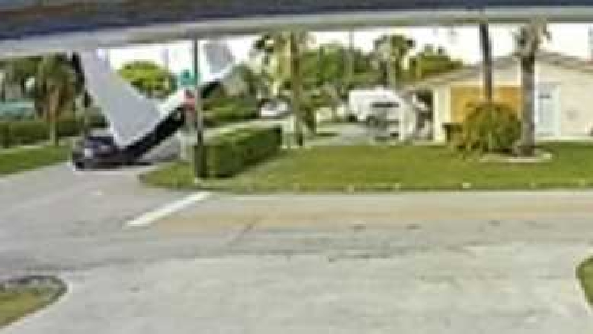 FATAL ACCIDENTE de AVIONETA al ESTRELLARSE con CAMIONETA en Pembroke Pines