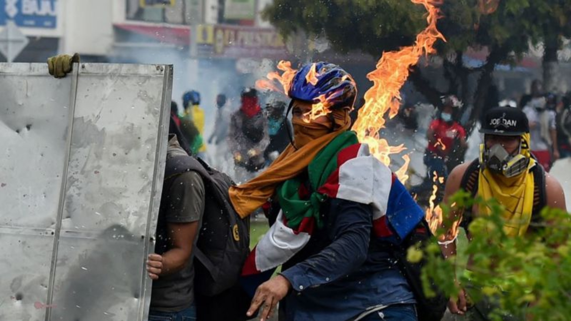 Ataques de ciudadanos armados deja 8 indígenas heridos en Cali, Colombia