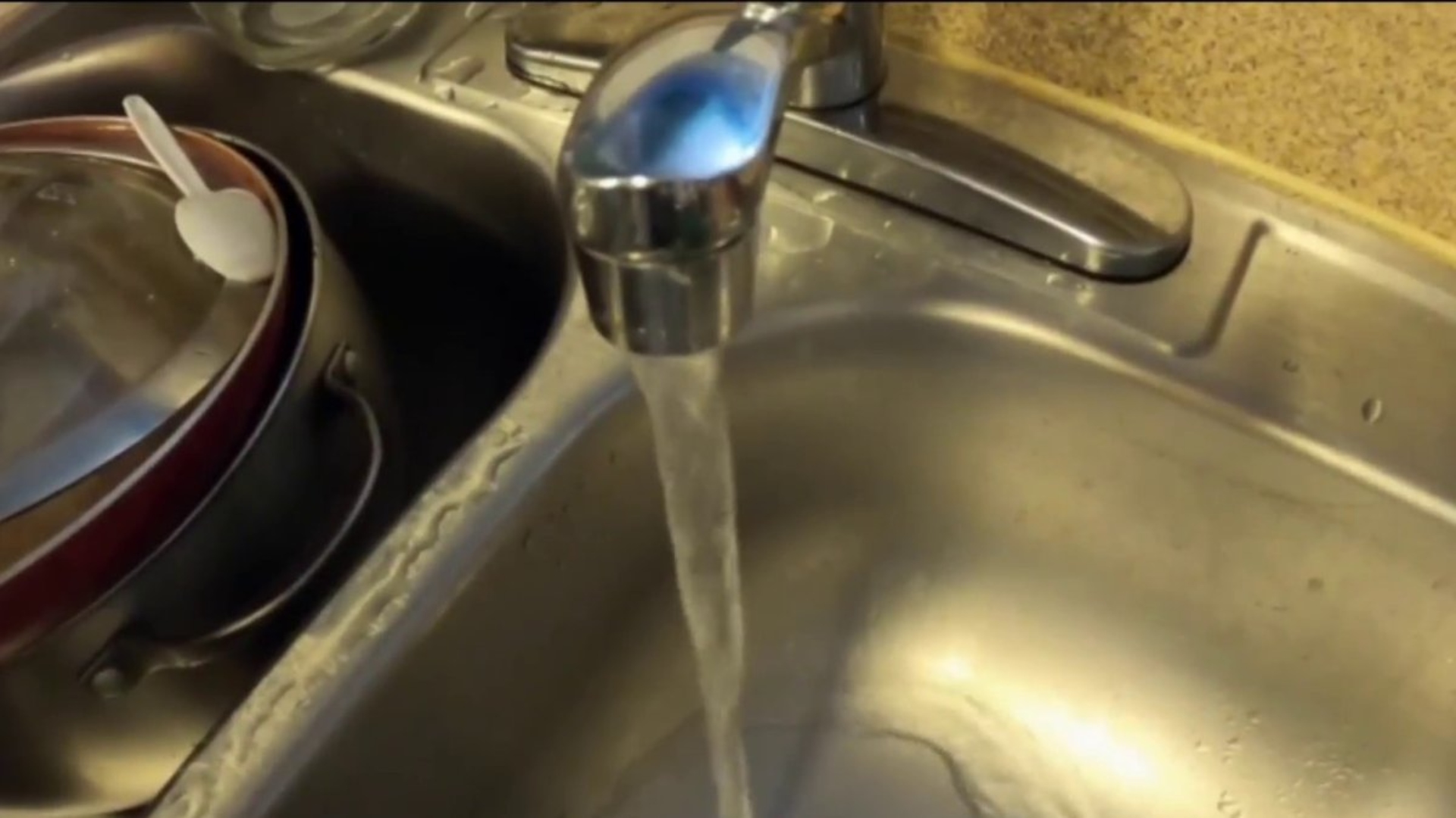 Palm Beach y South Palm Beach con alerta por agua contaminada