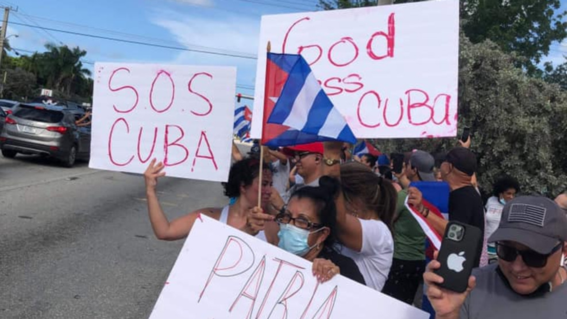 Siguen las protestas en el centro de West Palm Beach por la libertad de Cuba