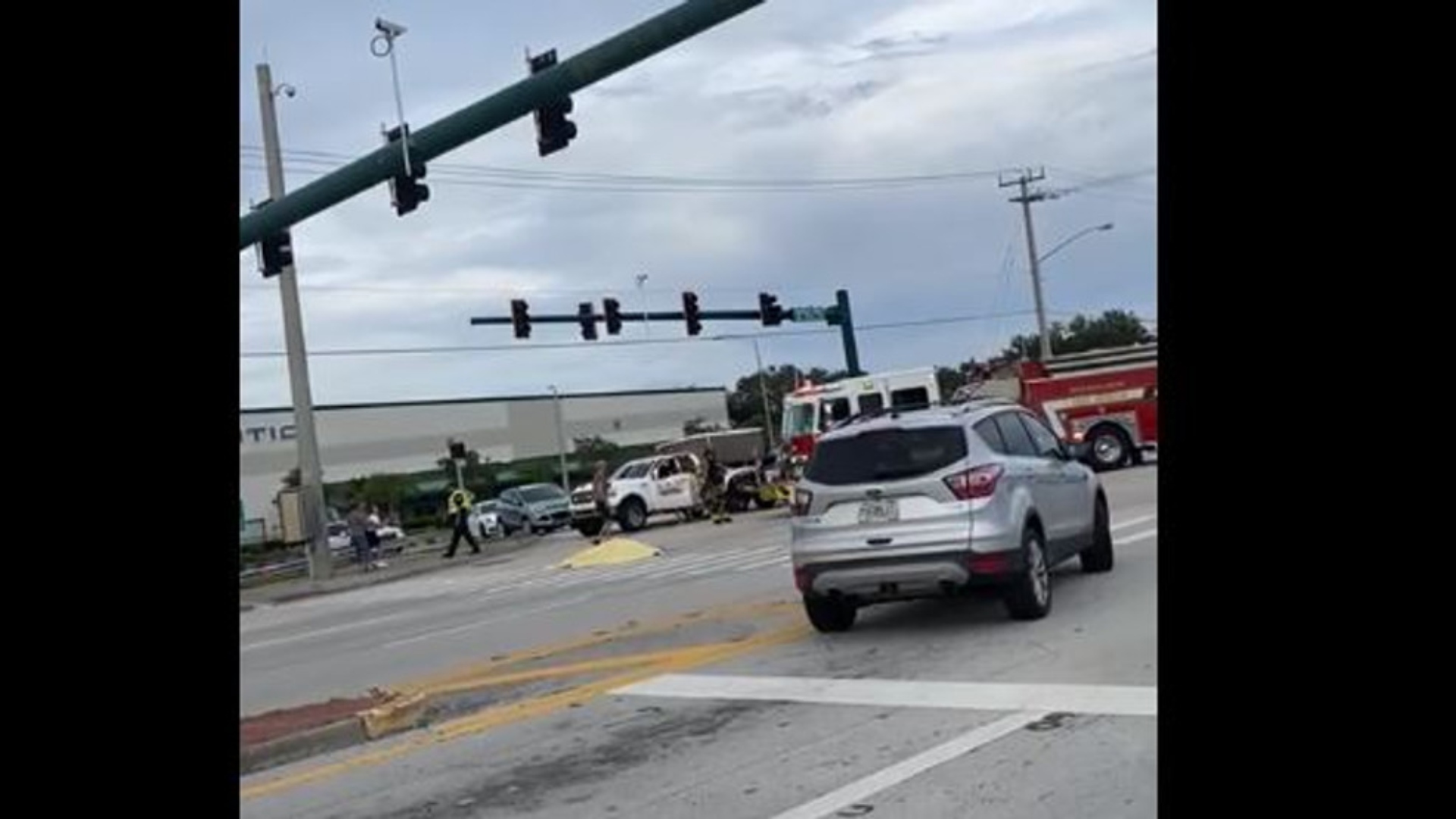 Muere mujer de 60 años en accidente en Southern Blvd y Kirk
