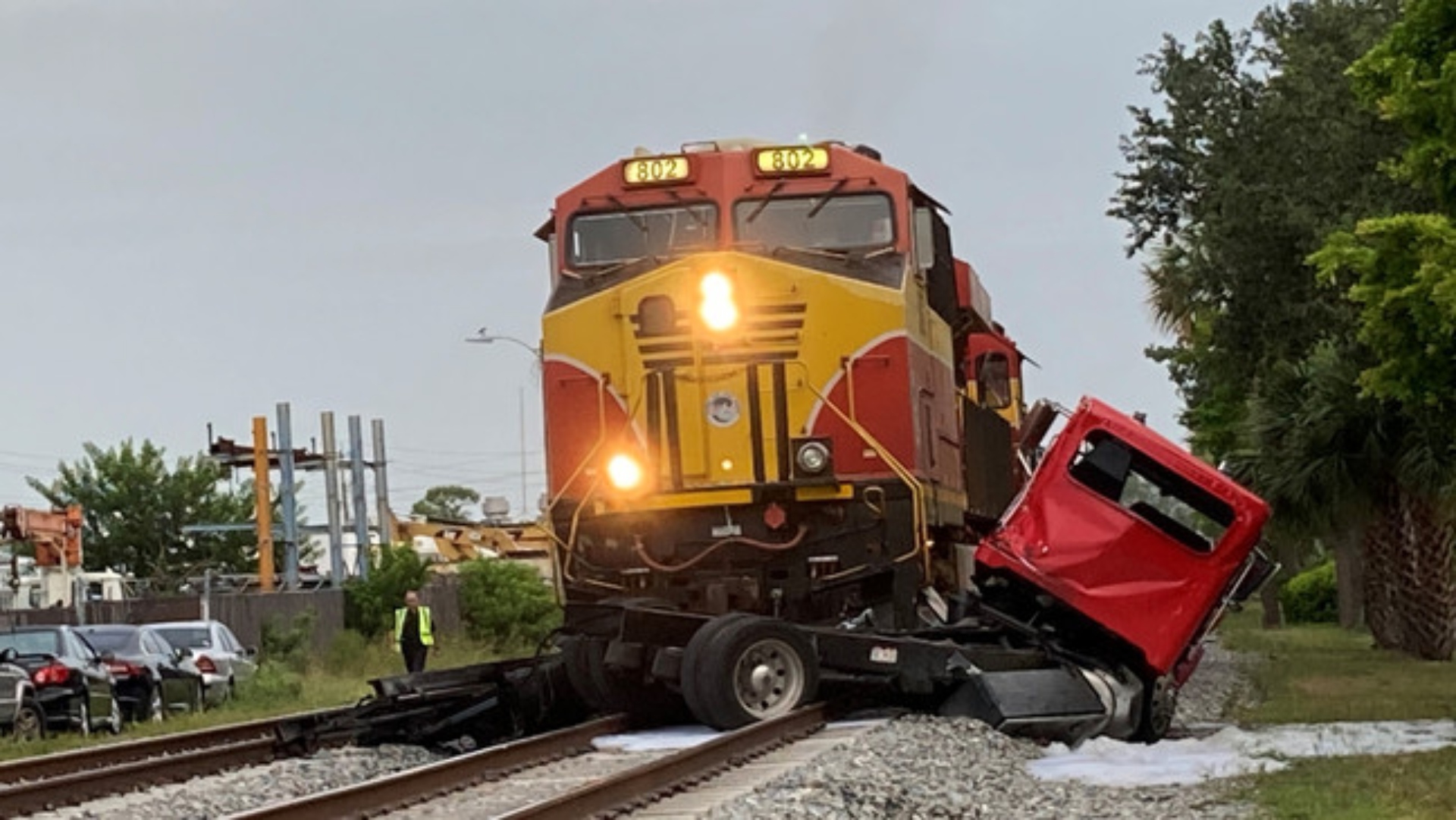 Choque entre tren y tracto camión en Lake Worth