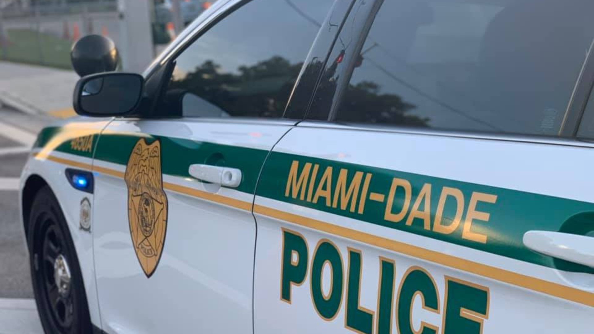 Joven de 17 años se enfrenta a bala con policía en su vivienda de Miami-Dade