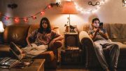 “7 days” encantadora comedia romántica de 2 jóvenes indios