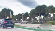 Dos ciclistas mueren atropellados en Rickenbacker Causeway