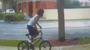 Alerta por hombre que manosea mujeres en la calle en miramar