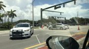 Una mujer de 45 años atropelló a un ciclista y huye de la escena en Lake Worth