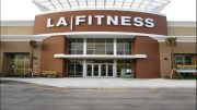 Arrestan 2 jóvenes por robo en estacionamiento de “LA Fitness” en el Condado St. Lucie